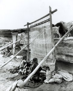 Navajo dokumacıları, c.1914 by William Carpenter